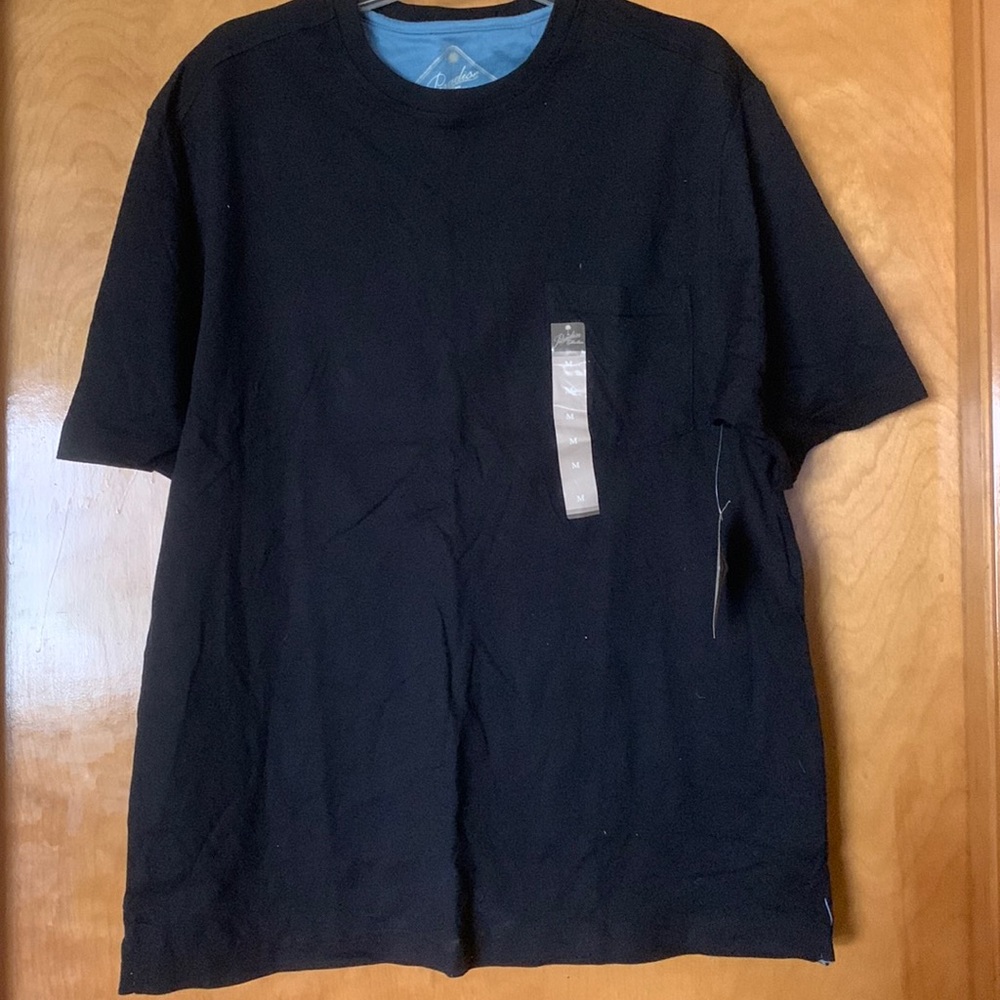 NWT Paradise collection Mens T shirt